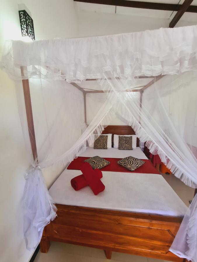 Peacock Villa Resort Udawalawe Buitenkant foto